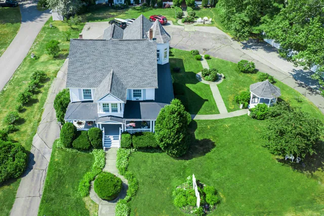 $1,800,000 | 430 High Street, Hampton, NH 03842