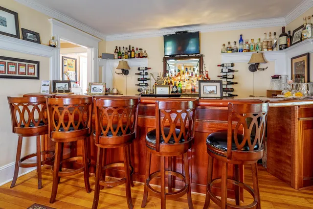 $1,800,000 | 430 High Street, Hampton, NH 03842