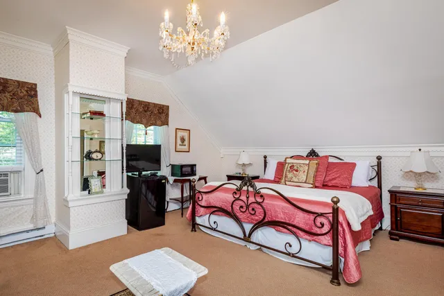 $1,800,000 | 430 High Street, Hampton, NH 03842