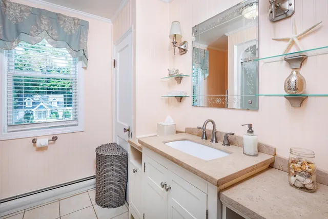 $1,800,000 | 430 High Street, Hampton, NH 03842