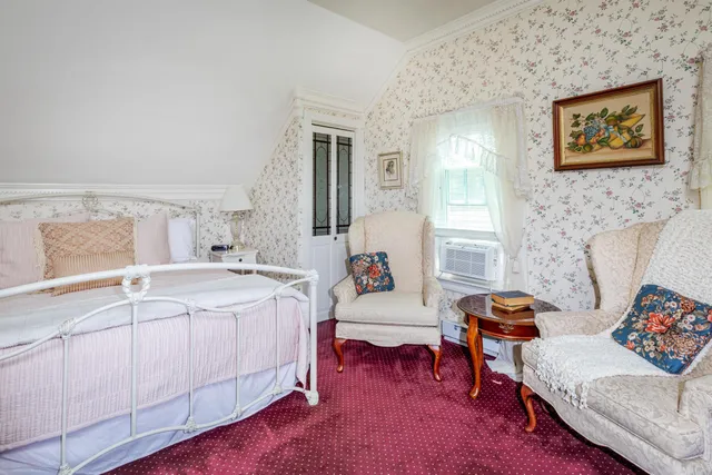 $1,800,000 | 430 High Street, Hampton, NH 03842