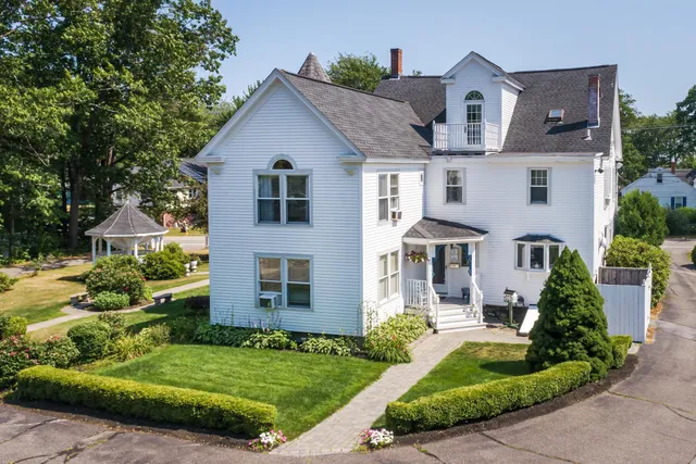 $1,800,000 | 430 High Street, Hampton, NH 03842