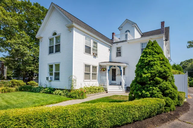 $1,800,000 | 430 High Street, Hampton, NH 03842