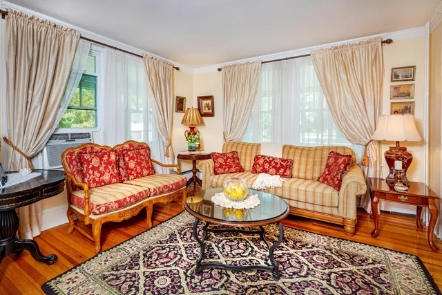 $1,800,000 | 430 High Street, Hampton, NH 03842