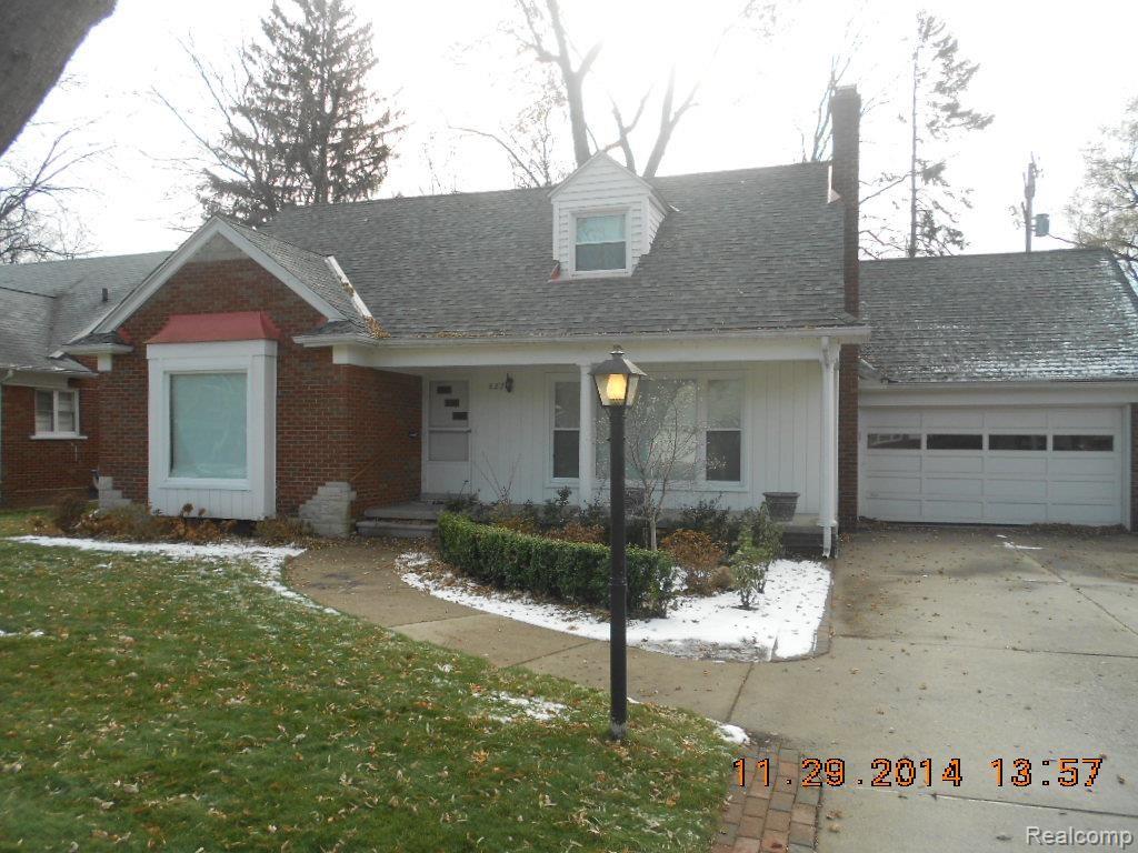 827 Shoreham Road Grosse Pointe, MI 48236 - Photo 3 of 44 003.jpg