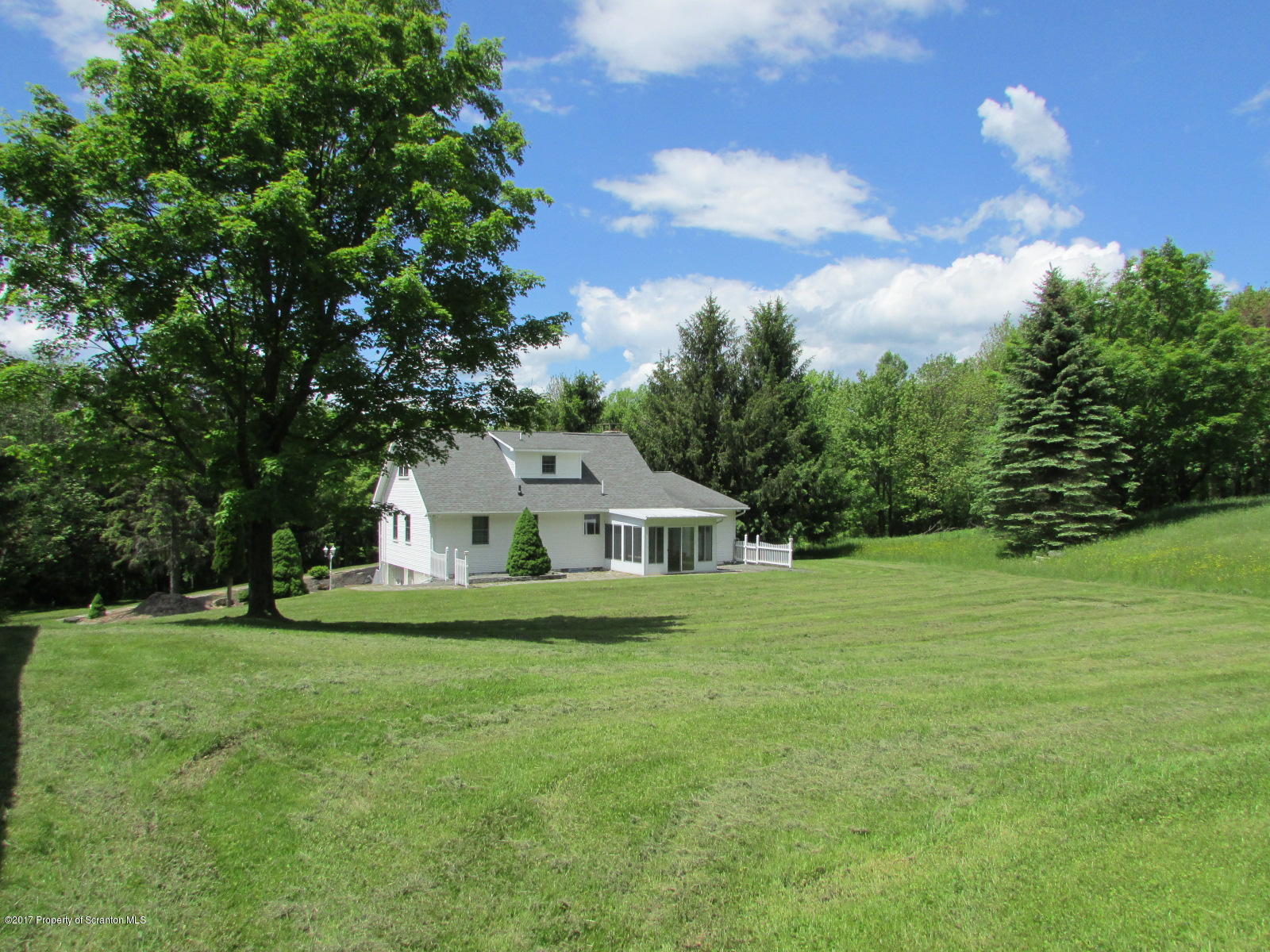 62 Lake Road Thompson, PA 18465 - Photo 4 of 46 Gallery Image 4