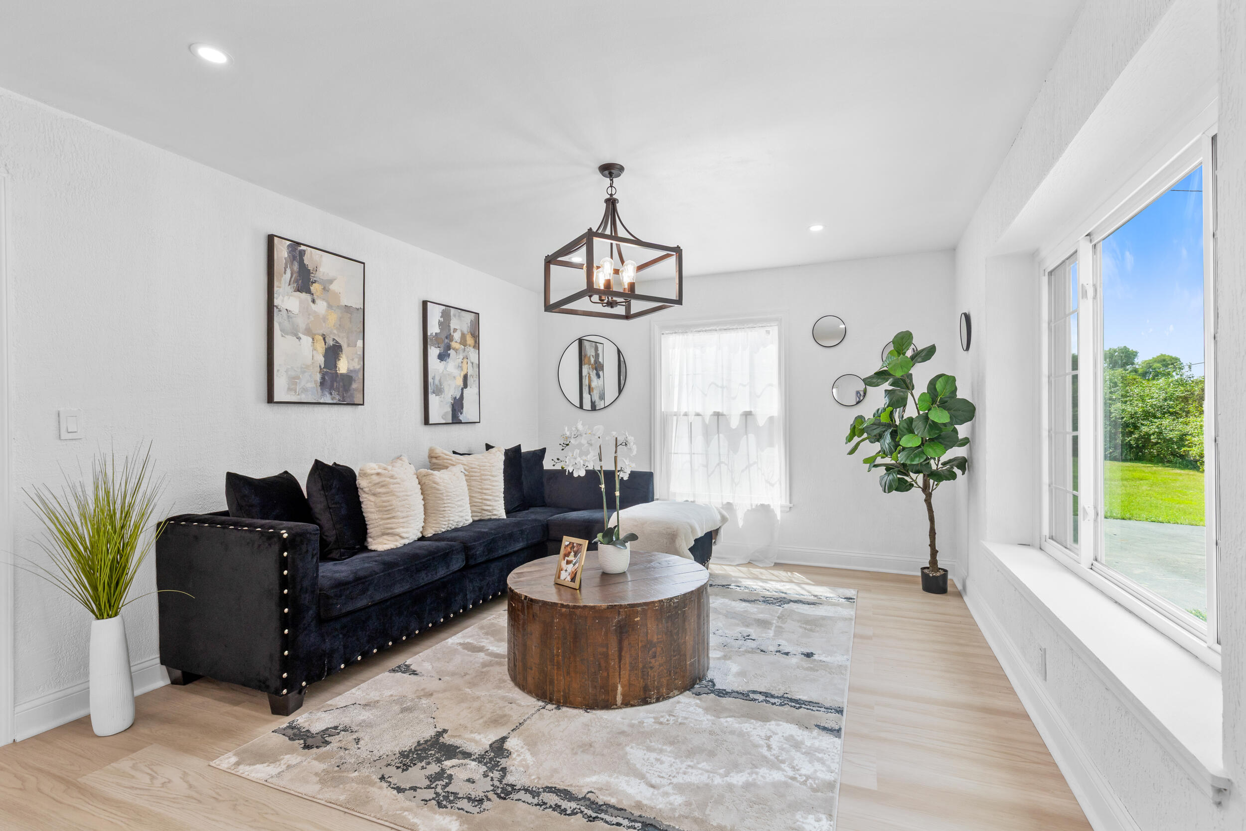 550 North Riverside Drive Saukville, WI 53080 - Photo 7 of 35 So much sunlight!