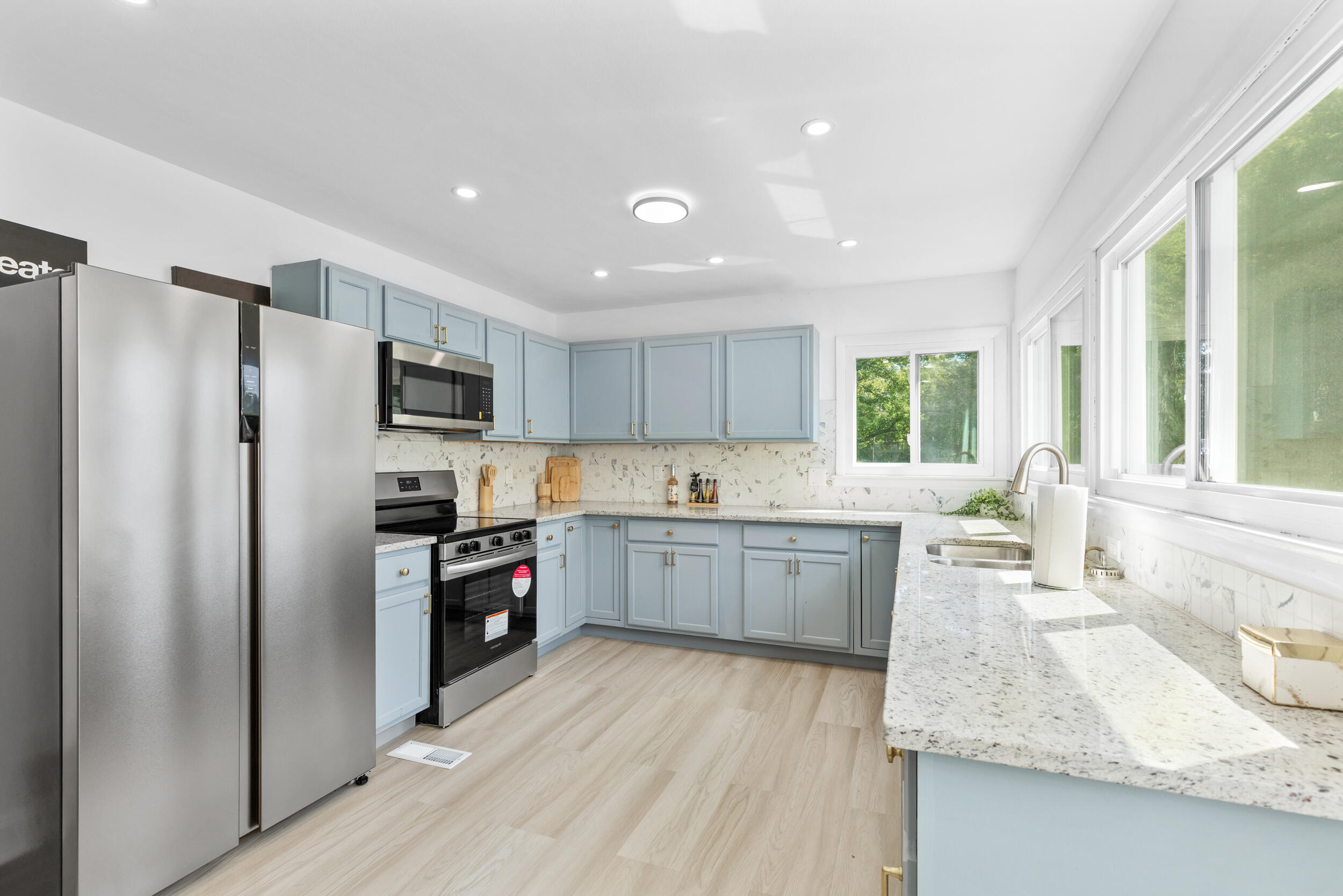 550 North Riverside Drive Saukville, WI 53080 - Photo 3 of 35 New stainless steel appliances