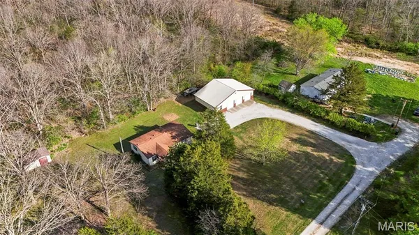 $299,900 | 290 Chapman Farm Road, Winfield, MO 63389