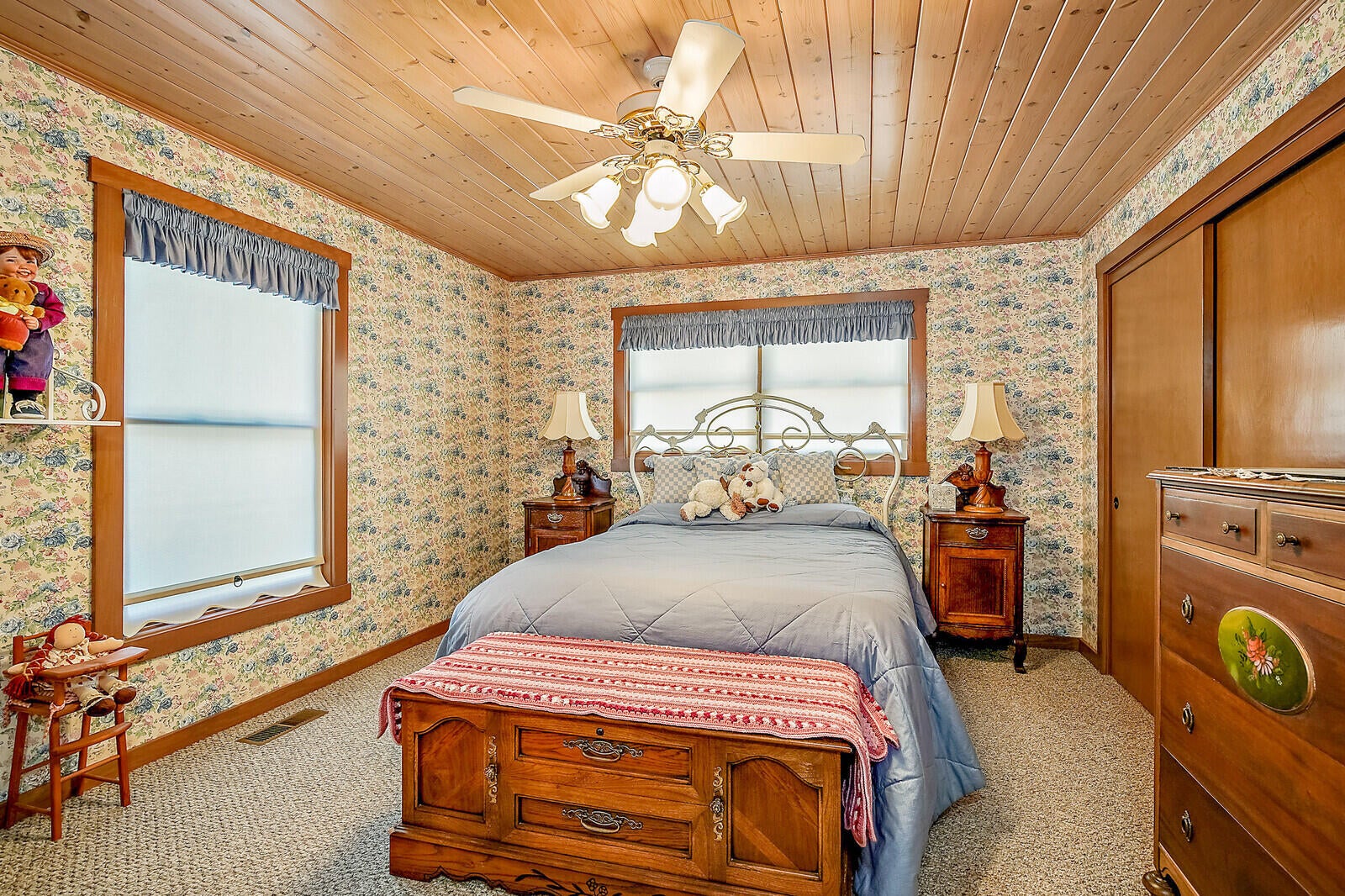 12300 Blackwell Road Central Point, OR 97502 - Photo 52 of 76 bed