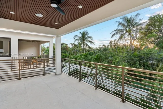 $1,395,000 | 1215 Northeast 11th Avenue, Unit B, Fort Lauderdale, FL 33304