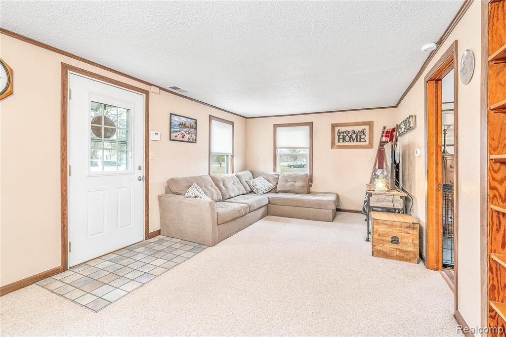 4047 Bluebush Road Monroe, MI 48162 - Photo 3 of 38