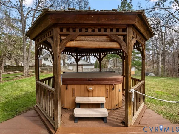 $465,000 | 364 Poplar Drive, Louisa, VA 23093