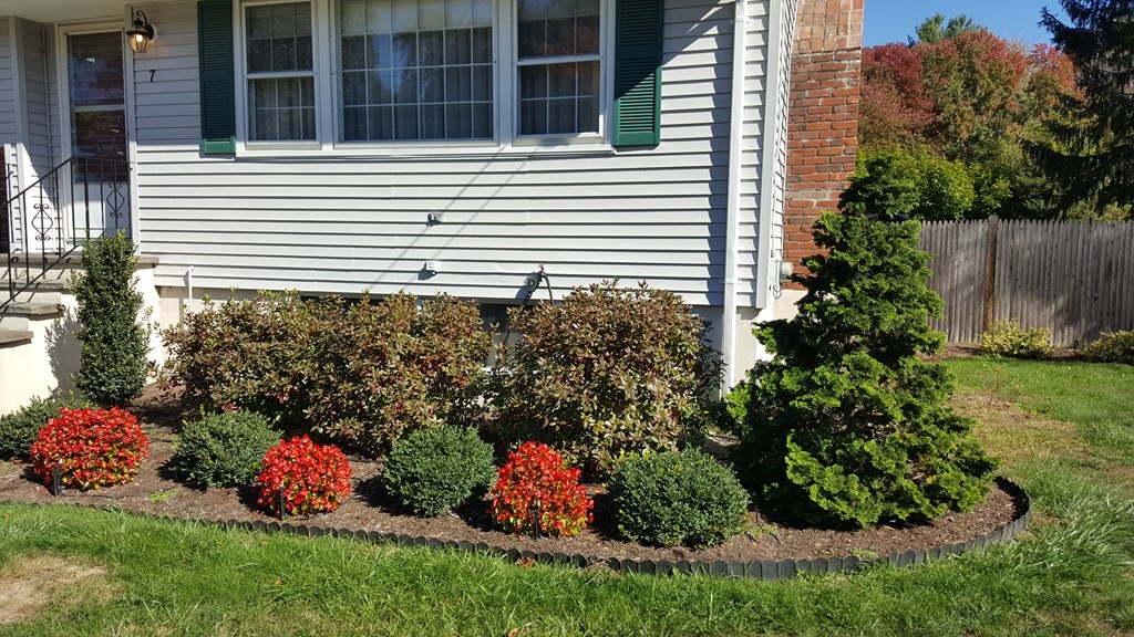 7 Spring Valley Road Burlington, MA 01803 - Photo 7 of 36 Gallery Image 7