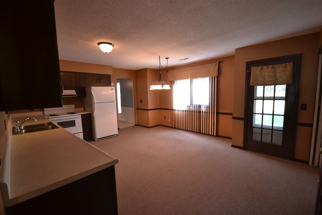 5816 Oak Fall Road Fort Wayne, IN 46845 - Photo 4 of 17
