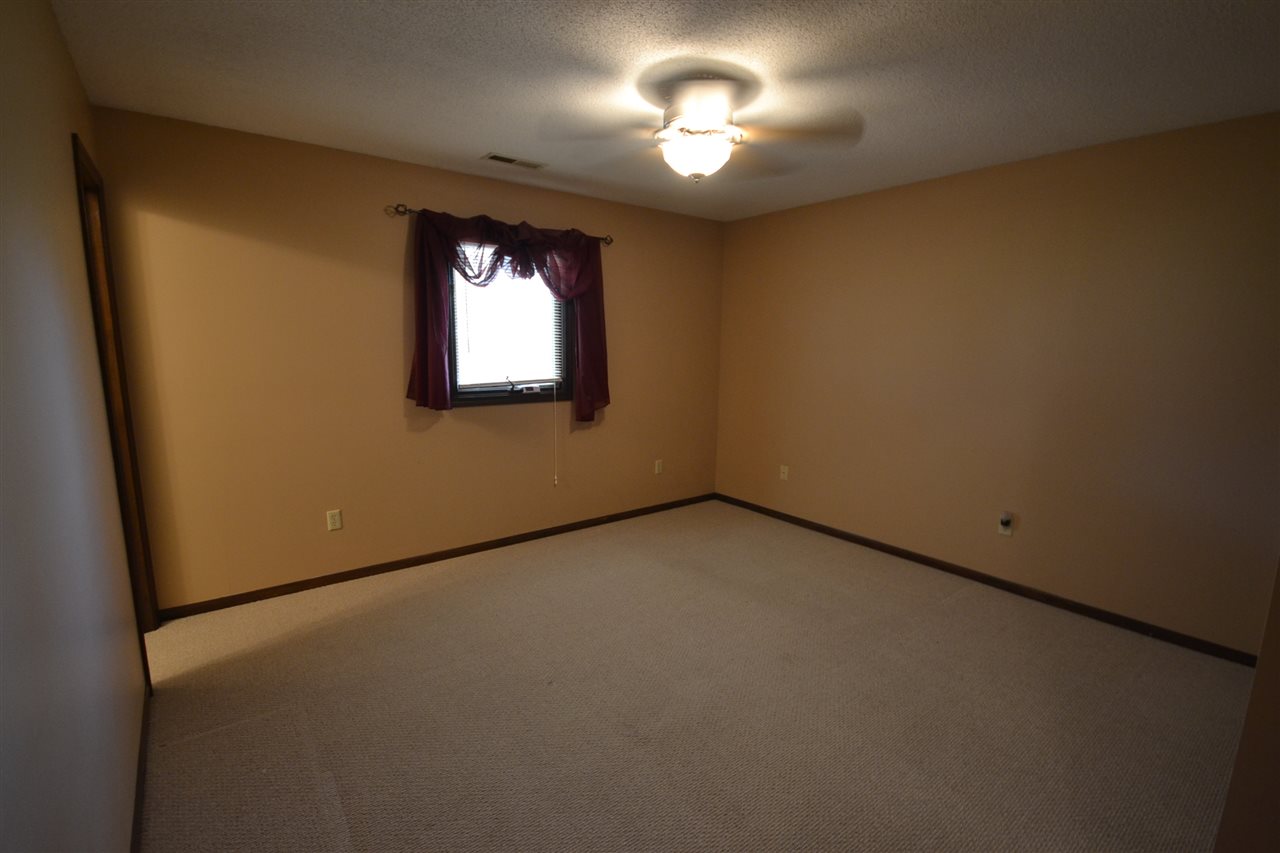 5816 Oak Fall Road Fort Wayne, IN 46845 - Photo 9 of 17