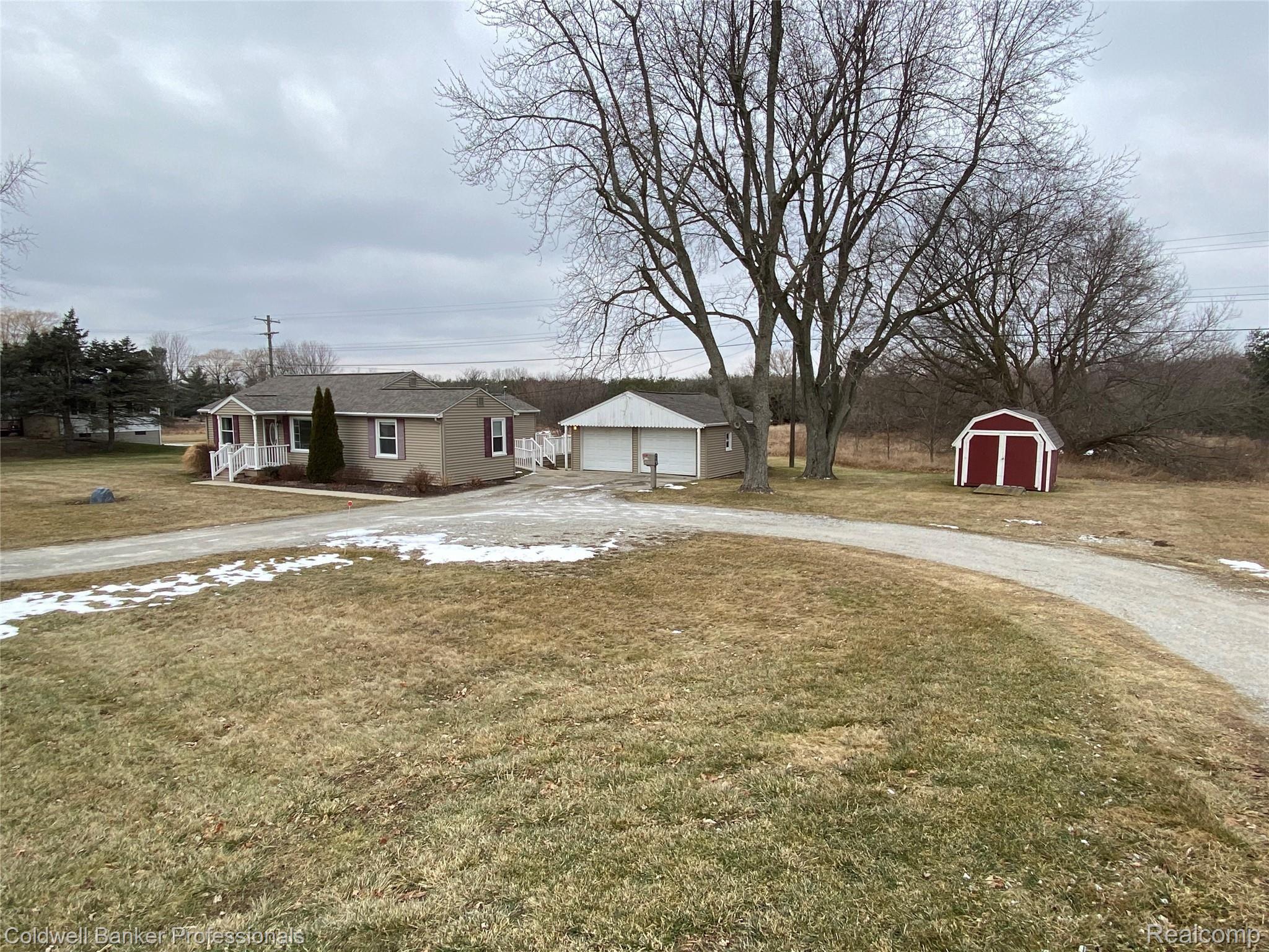 2329 Bowers Road Lapeer, MI 48446 - Photo 3 of 25 97494621-B911-4BE0-8C53-501562B17E1A.jpeg