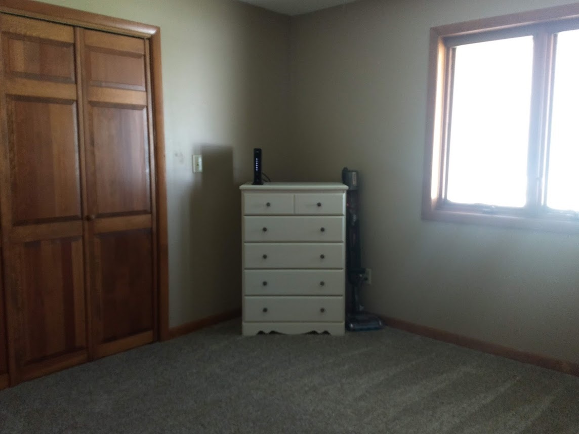 545 West Hill Road Morris, IL 60450 - Photo 8 of 17 an empty room with windows