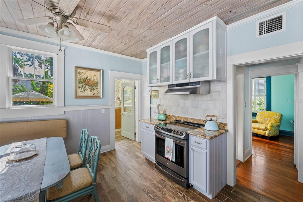 212 South Coolidge Avenue Tampa, FL 33609 - Photo 10 of 26
