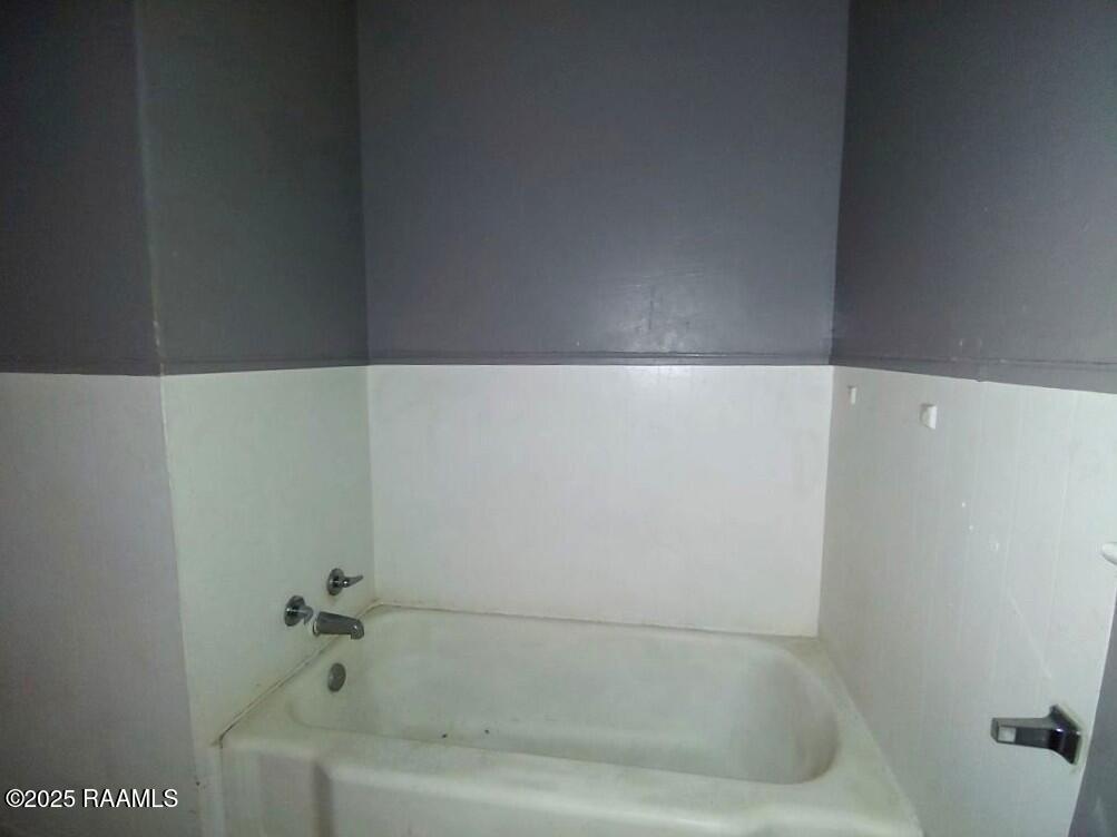 321 Verdun Street Lafayette, LA 70501 - Photo 16 of 20 16 Bathroom
