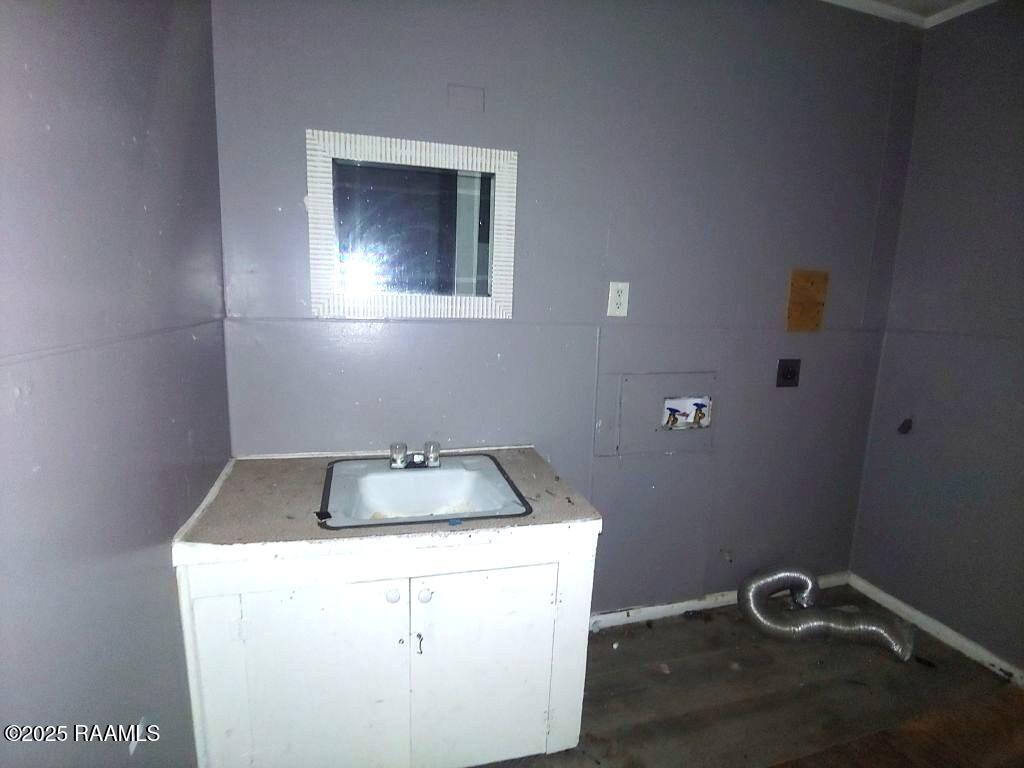 321 Verdun Street Lafayette, LA 70501 - Photo 9 of 20 9 Bathroom