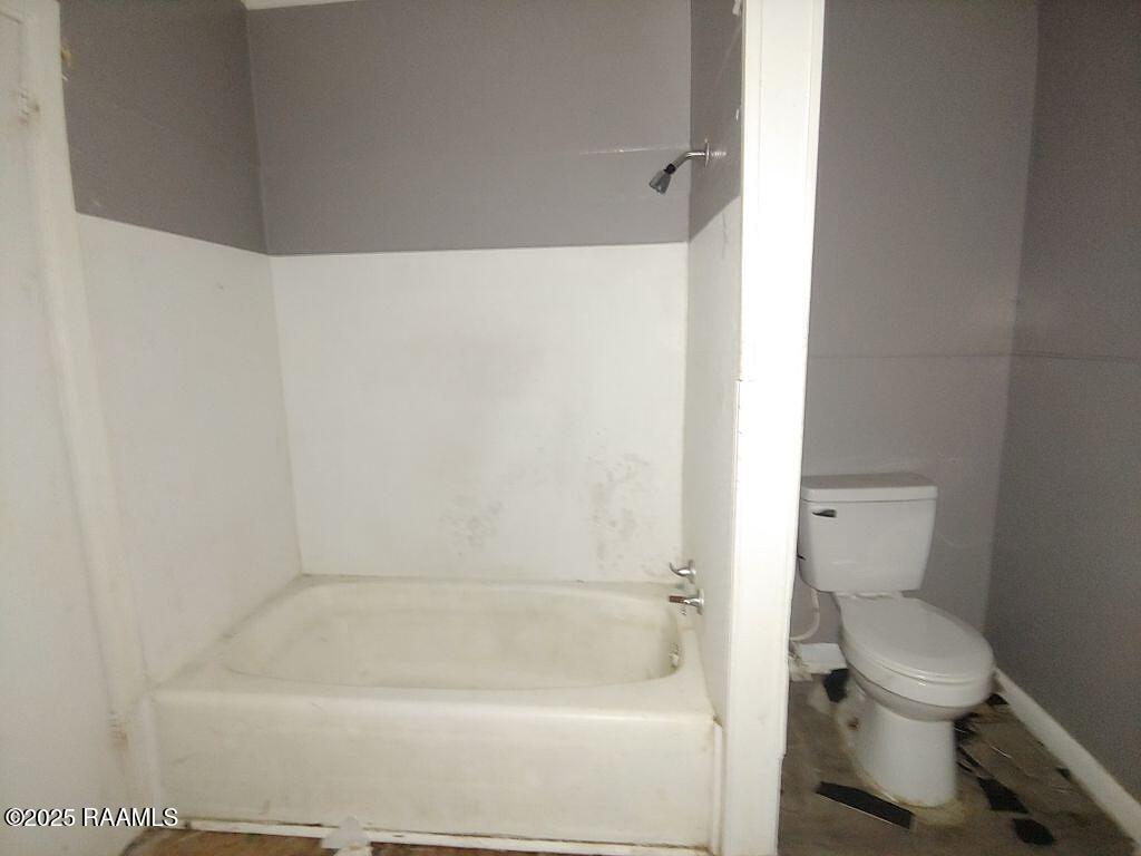 321 Verdun Street Lafayette, LA 70501 - Photo 10 of 20 10 Bathroom