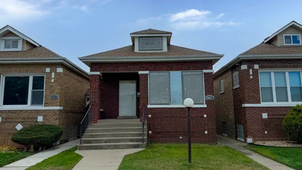 $139,900 | 435 East 88th Place, Chicago, IL 60619