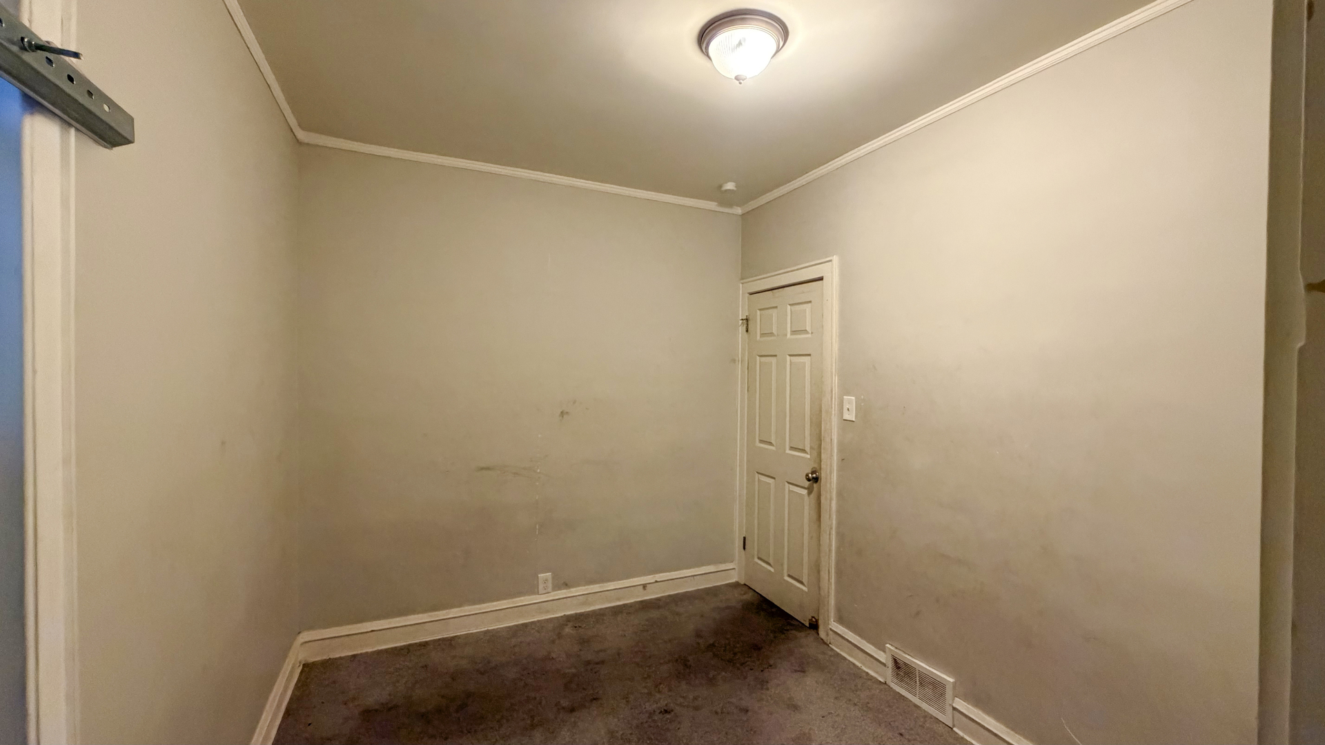 435 East 88th Place Chicago, IL 60619 - Photo 9 of 21 a view of small space