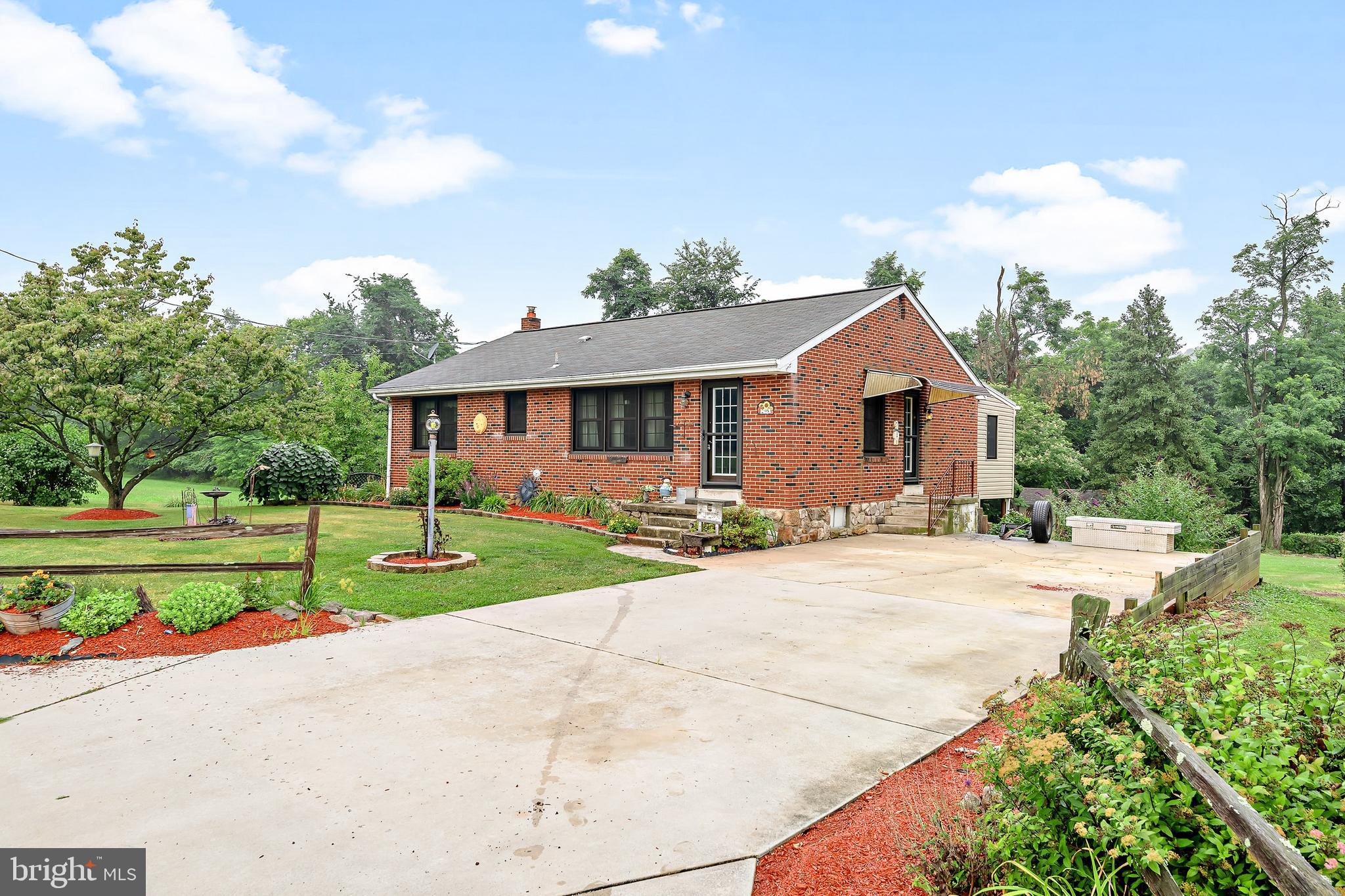 205 Whisler Road Etters, PA 17319 - Photo 2 of 28 Gallery Image 2