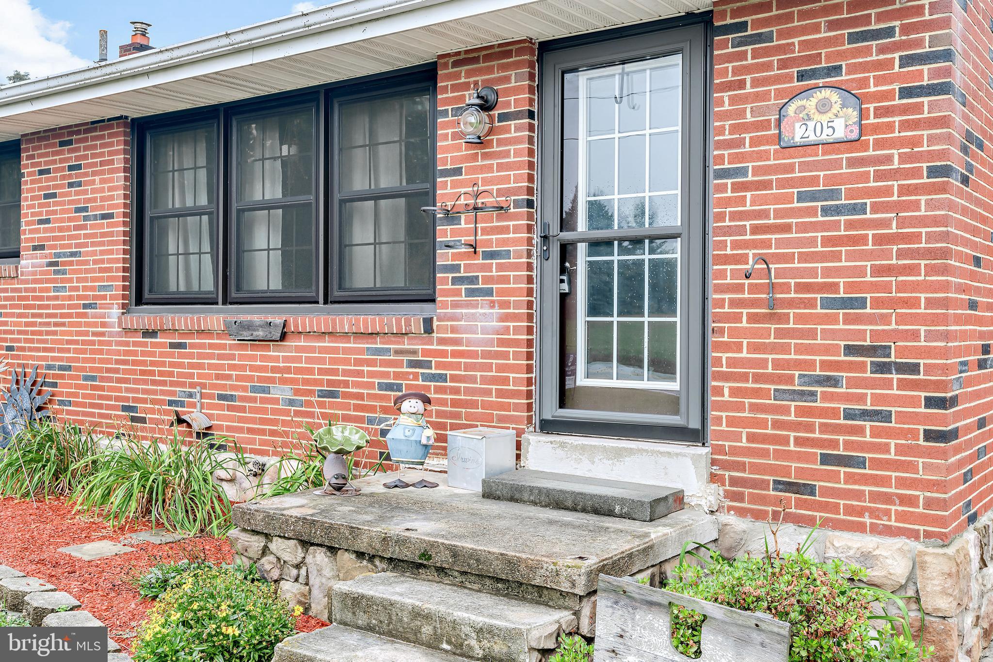 205 Whisler Road Etters, PA 17319 - Photo 4 of 28 Gallery Image 4