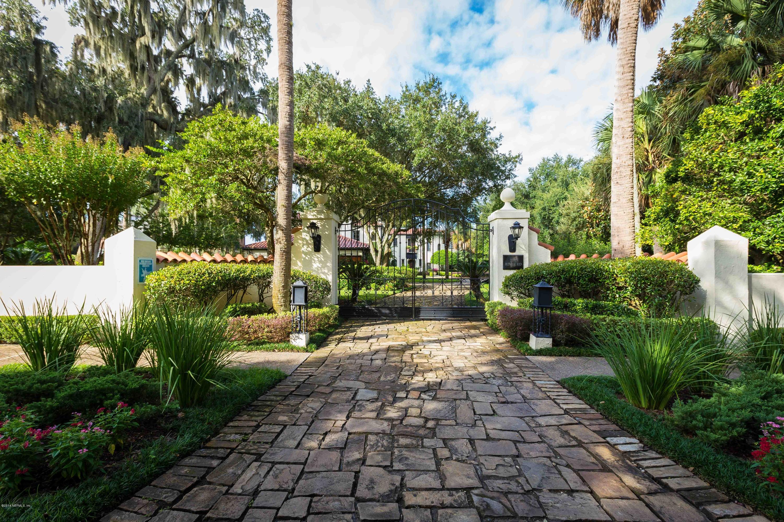 2252 River Road Jacksonville, FL 32207 - Photo 3 of 127 Gate