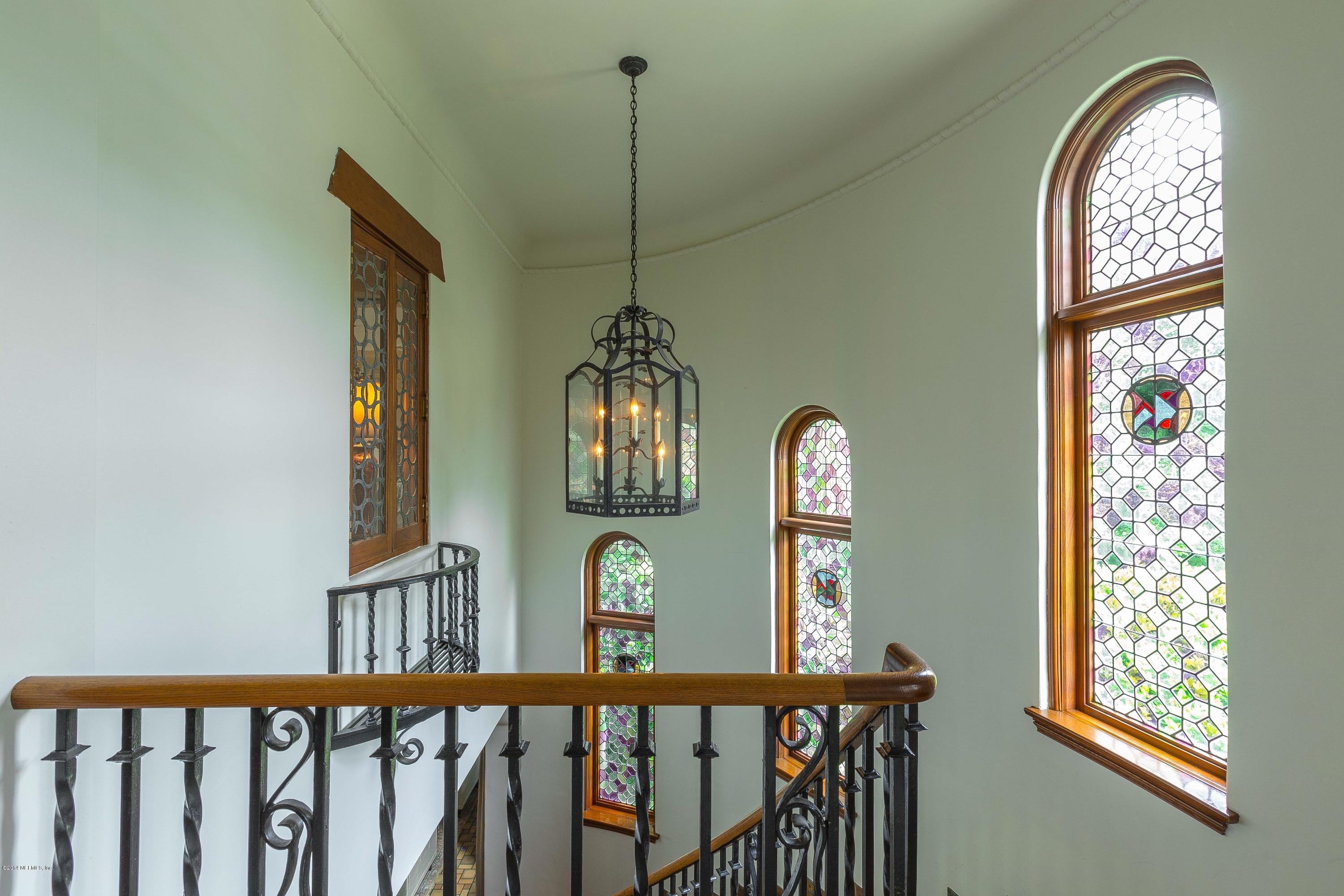 2252 River Road Jacksonville, FL 32207 - Photo 41 of 127 Staircase with arched stained windows