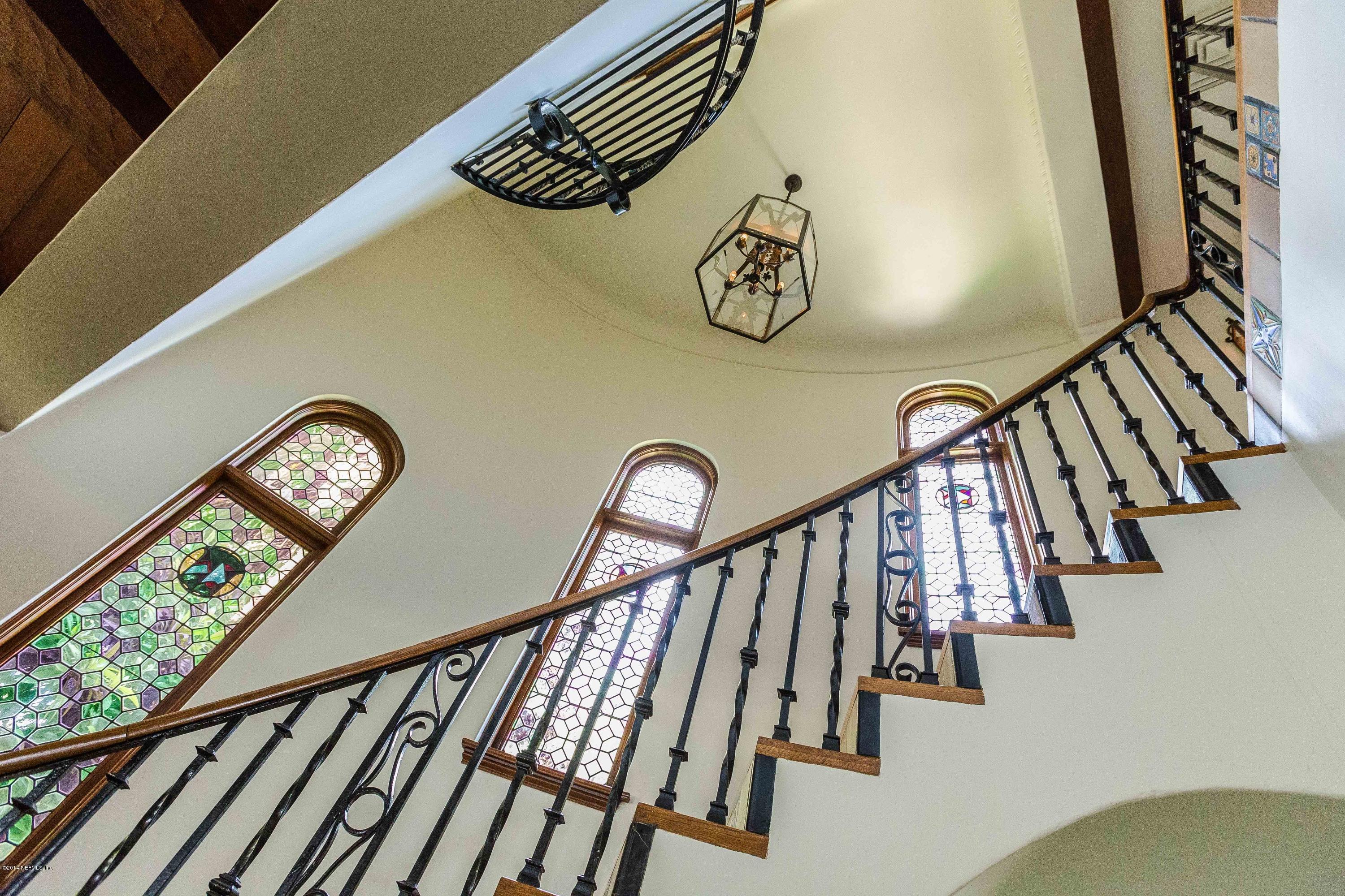 2252 River Road Jacksonville, FL 32207 - Photo 42 of 127 Staircase