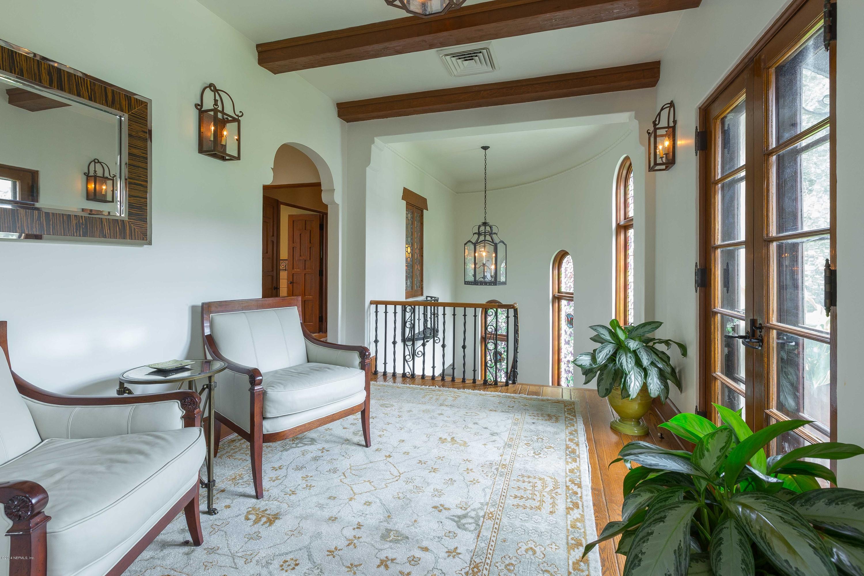 2252 River Road Jacksonville, FL 32207 - Photo 76 of 127 2nd floor landing