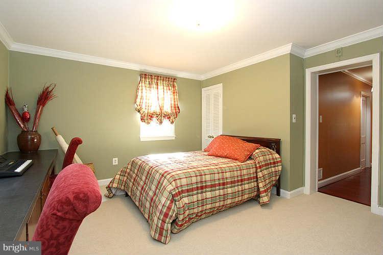 2105 Ross Road Silver Spring, MD 20910 - Photo 19 of 30 Bedroom