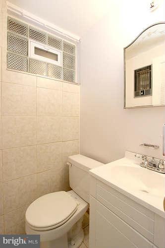 2105 Ross Road Silver Spring, MD 20910 - Photo 25 of 30 Powder Room