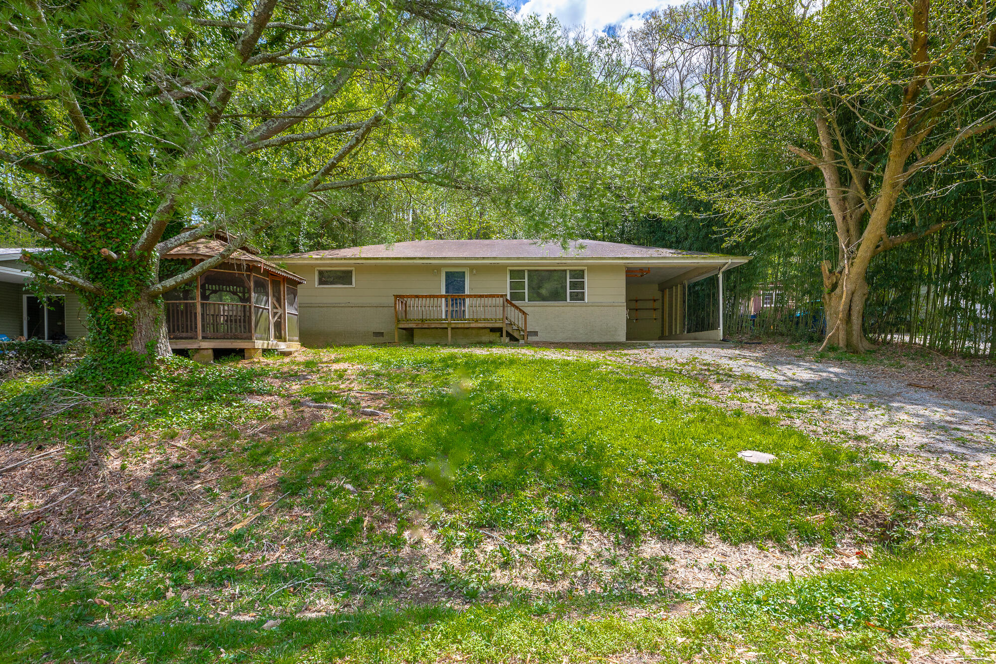 440 Lullwater Road Chattanooga, TN 37405 - Photo 1 of 25 440 Lullwater Road