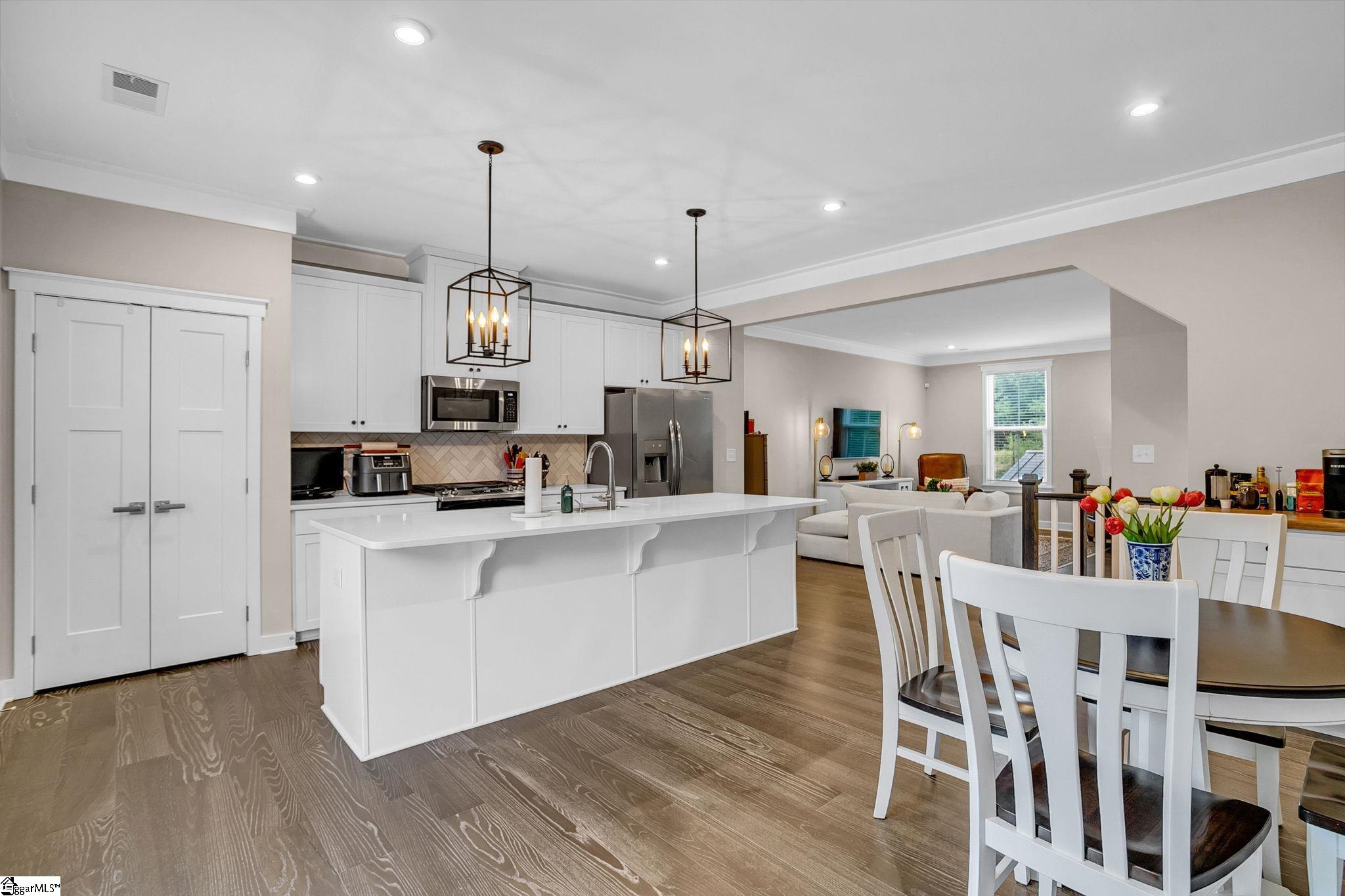 20 Rollins Avenue Greenville, SC 29607 - Photo 8 of 29