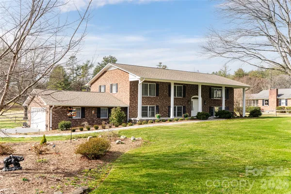 $745,000 | 774 Crooked Creek Road, Hendersonville, NC 28739