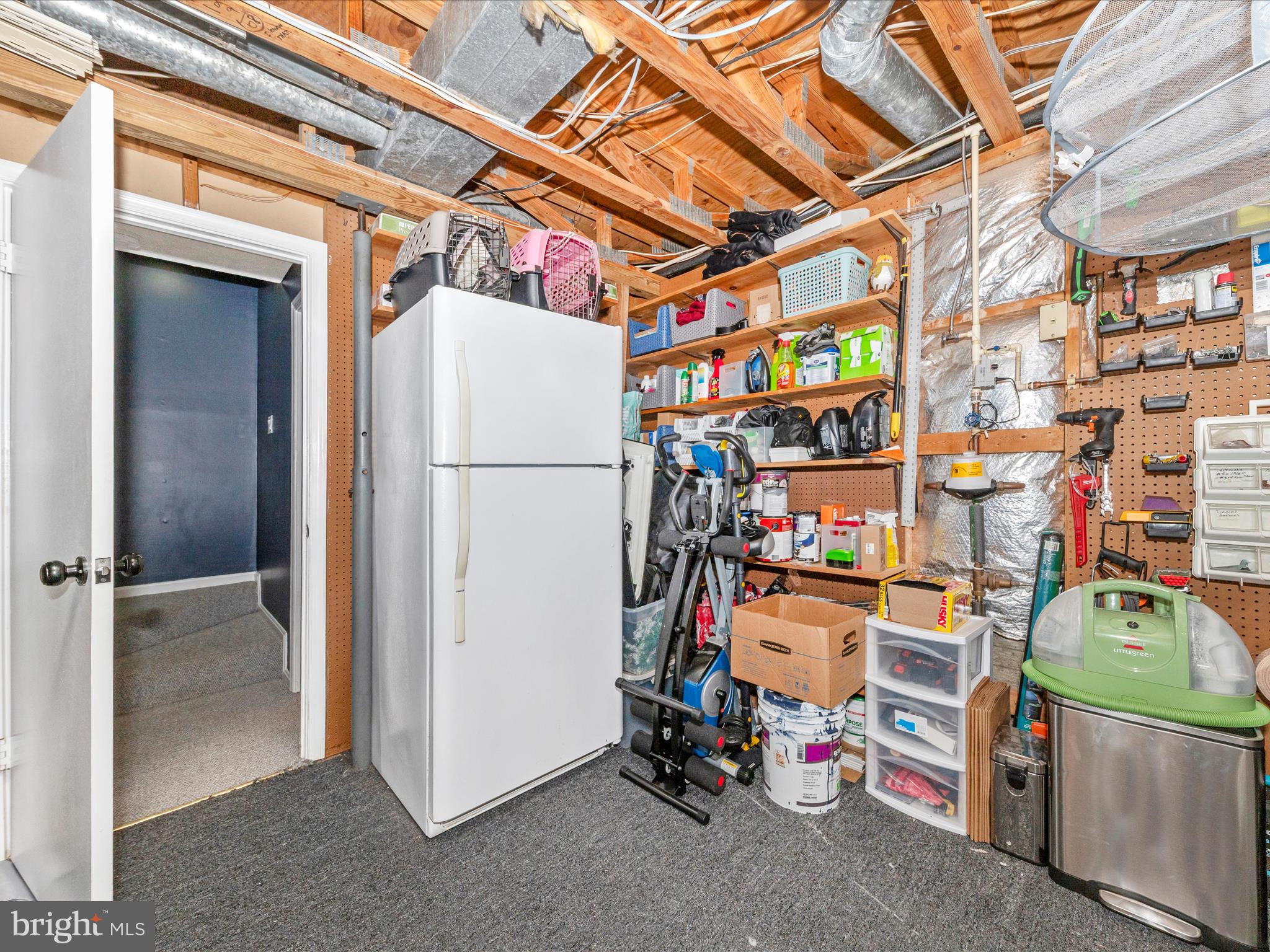 7283 Procopio Circle Columbia, MD 21046 - Photo 32 of 39 a utility room with lot of items