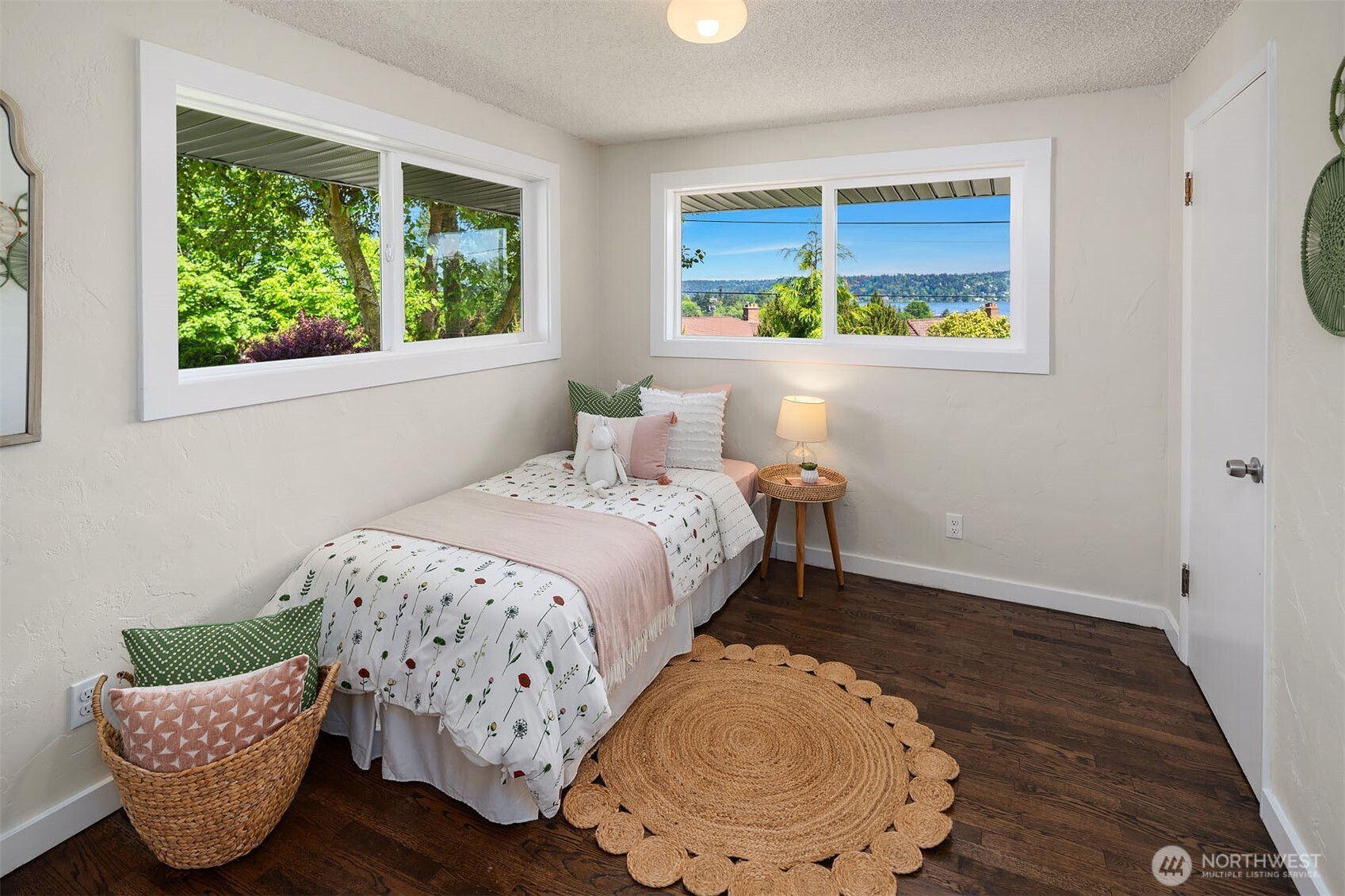9275 Renton Avenue South Seattle, WA 98118 - Photo 18 of 34