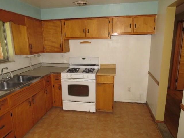 223 Barbara Drive McKees Rocks, PA 15136 - Photo 9 of 19 Gallery Image 9