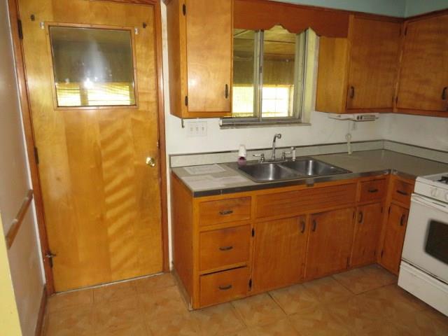 223 Barbara Drive McKees Rocks, PA 15136 - Photo 10 of 19 Gallery Image 10