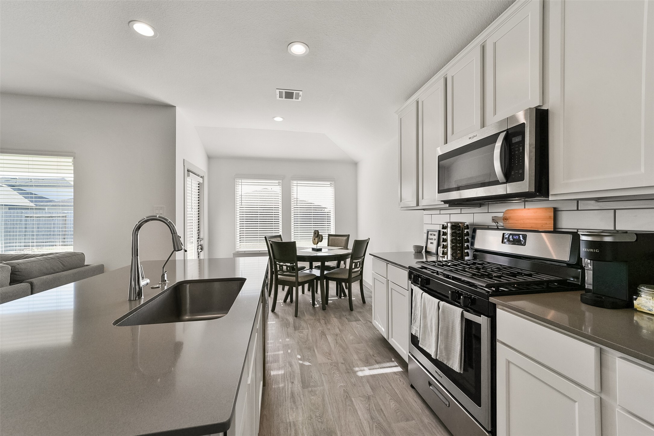 7834 Golden Rubia Lane Rosharon, TX 77583 - Photo 11 of 28