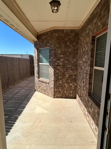 a bathroom with a tub