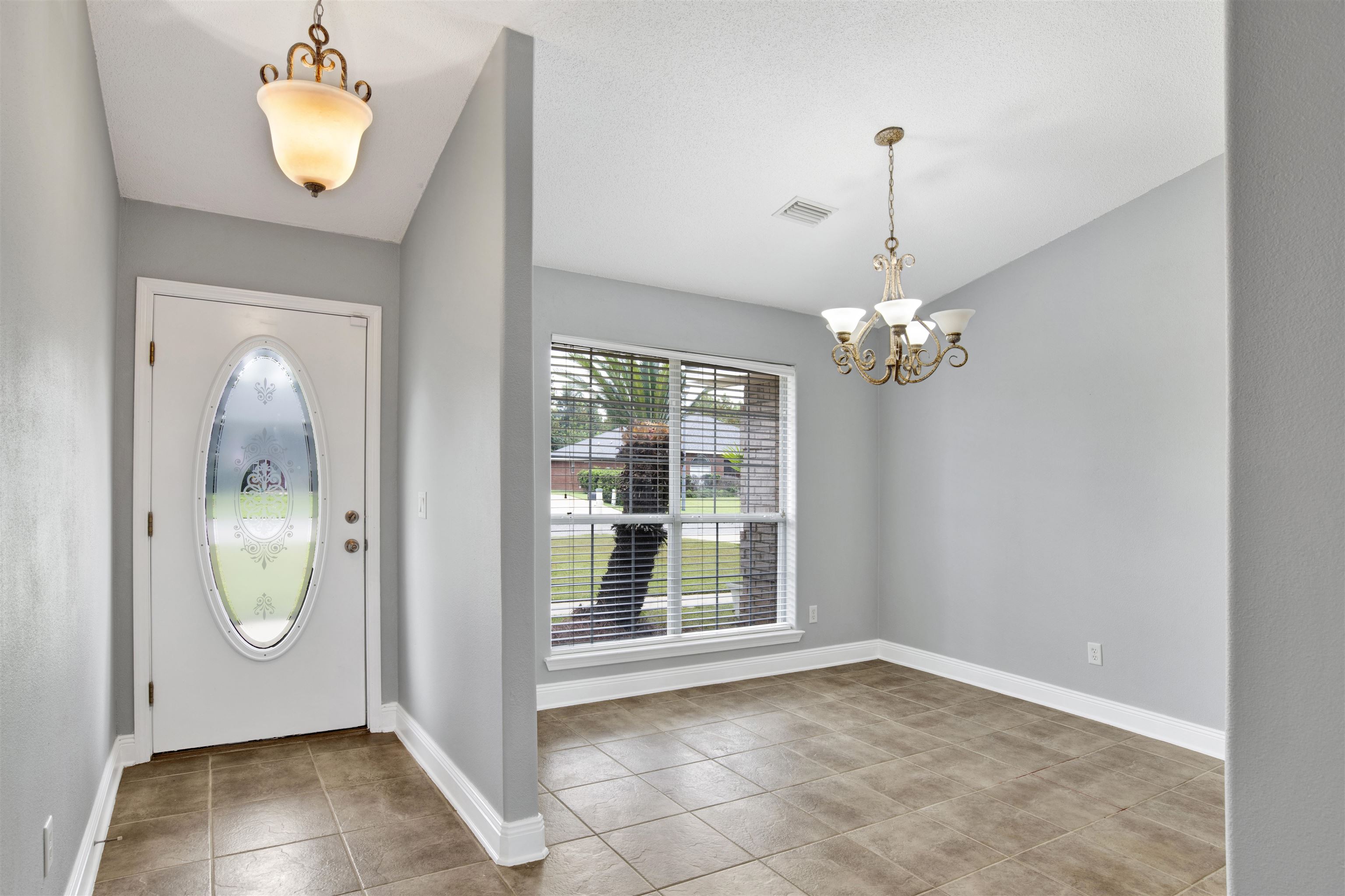 1043 Orlando Drive Foley, AL 36535 - Photo 3 of 25 Entrance Foyer
