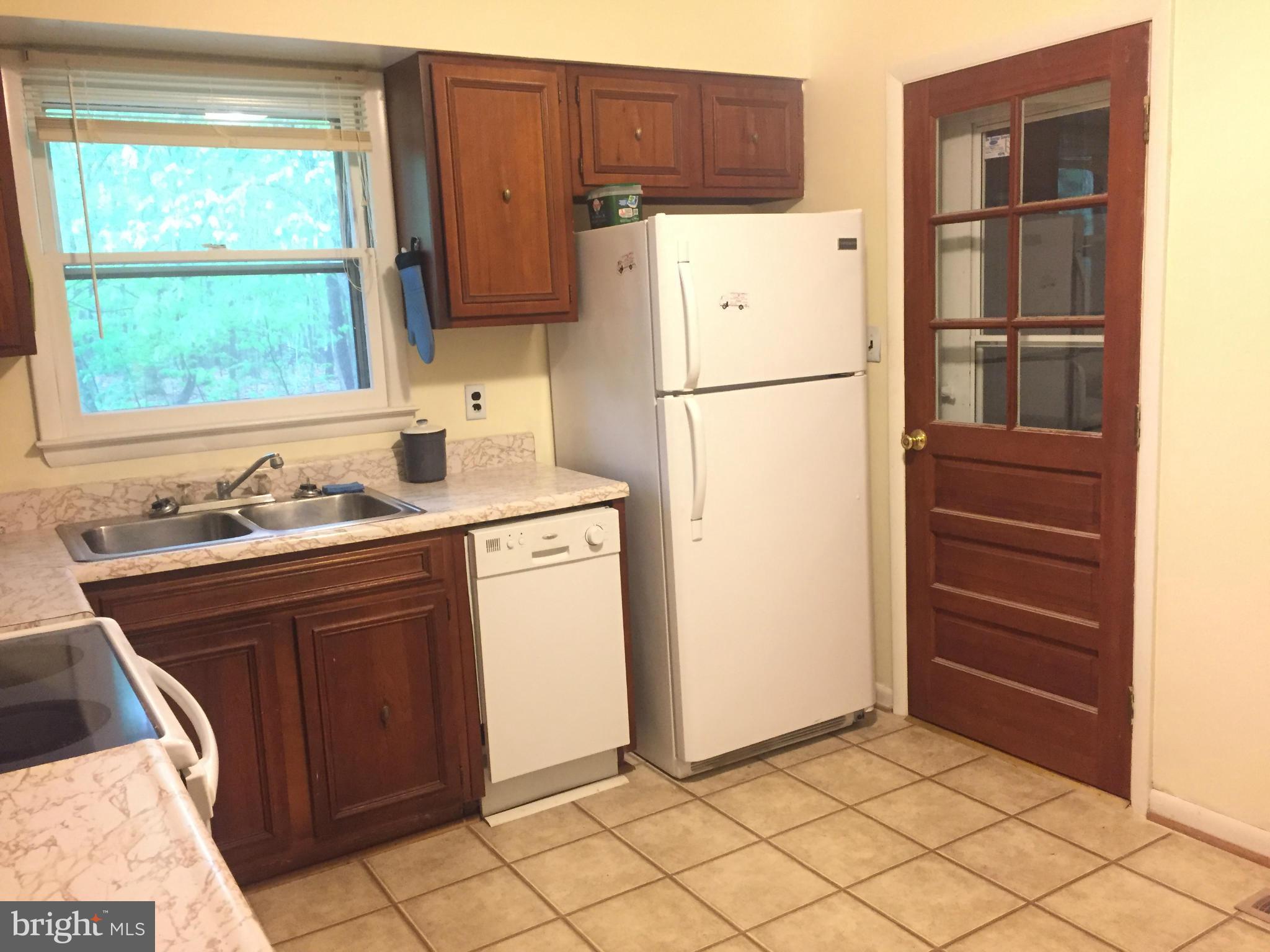 5293 Muster Field Road Culpeper, VA 22701 - Photo 6 of 18 Kitchen