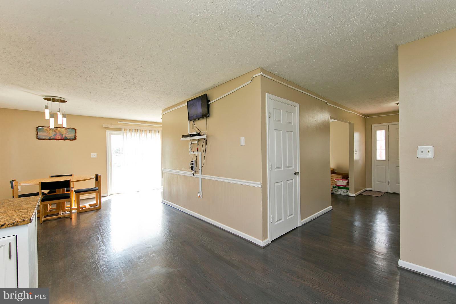 580 Ridgeview Road Capon Bridge, VA 26711 - Photo 22 of 44 Dining