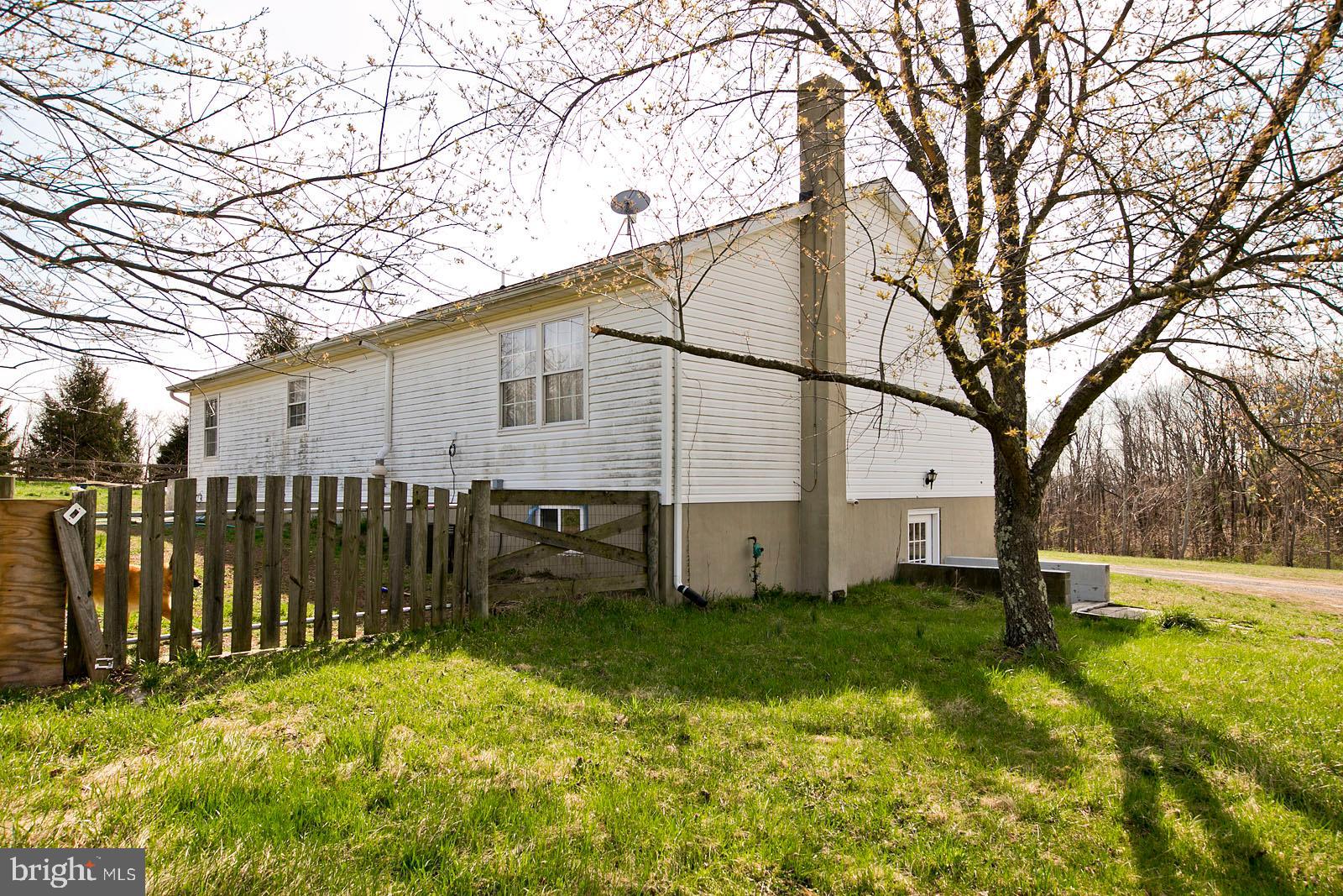 580 Ridgeview Road Capon Bridge, VA 26711 - Photo 6 of 44 Side yard