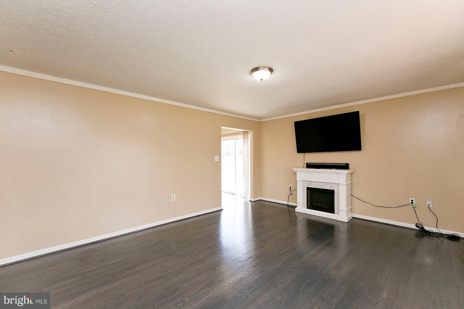 580 Ridgeview Road Capon Bridge, VA 26711 - Photo 10 of 44 Living room